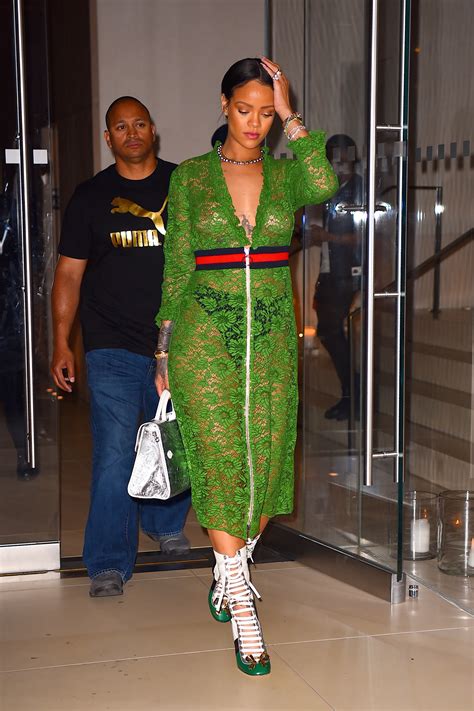 rihanna giabatte gucci|rihanna gucci fashion show.